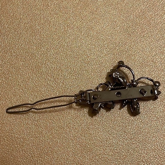 Green gemstone Butterfly Hair Grip - Picture 14 of 16